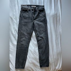 Levi’s black jeans
